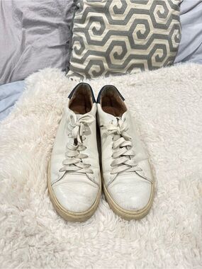 White Leather Low-Top Sneakers with Navy Heel Accent